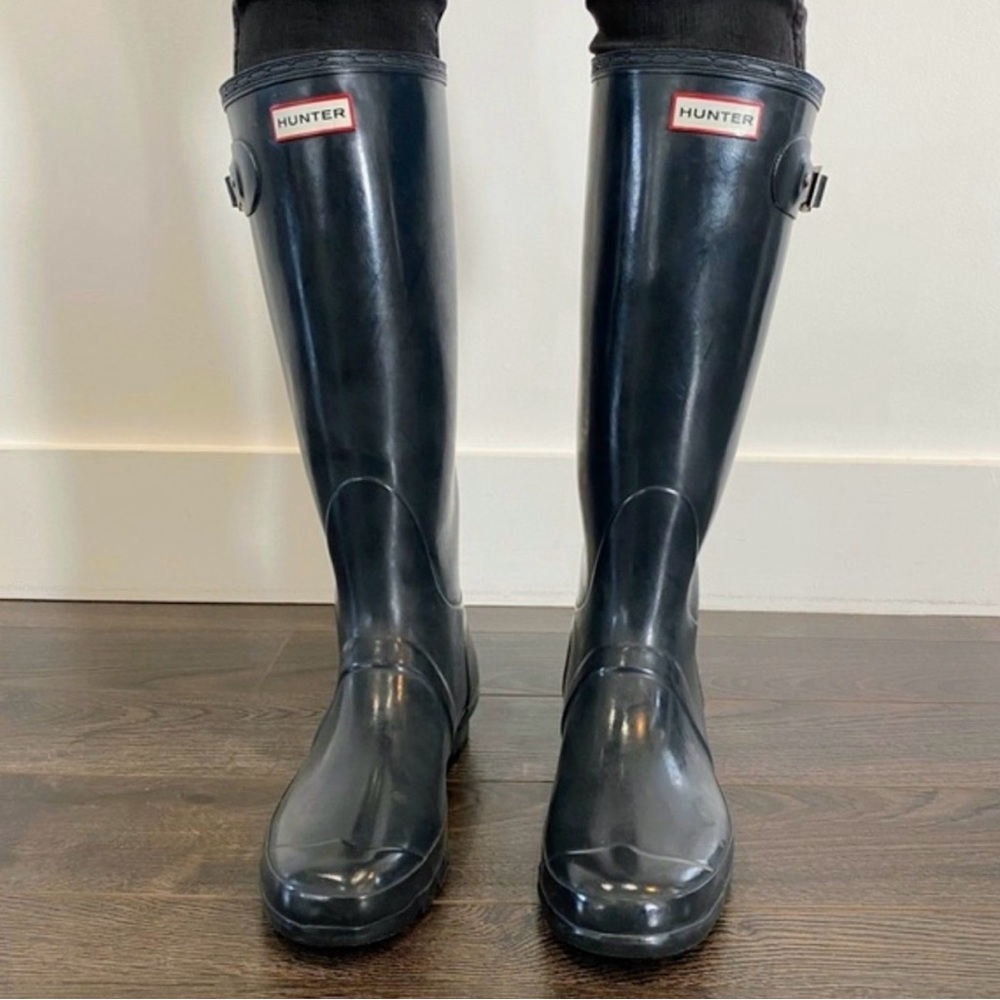Hunter Tall Gloss Rain Boots in Navy